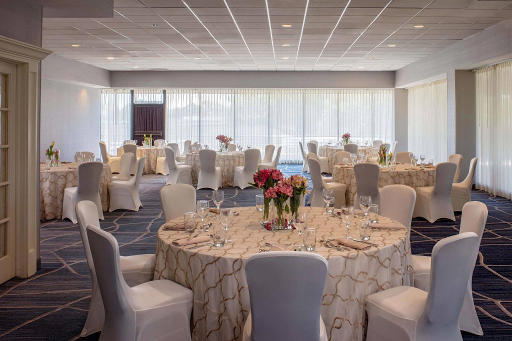 Sonesta Hotel Houston IAH Airport