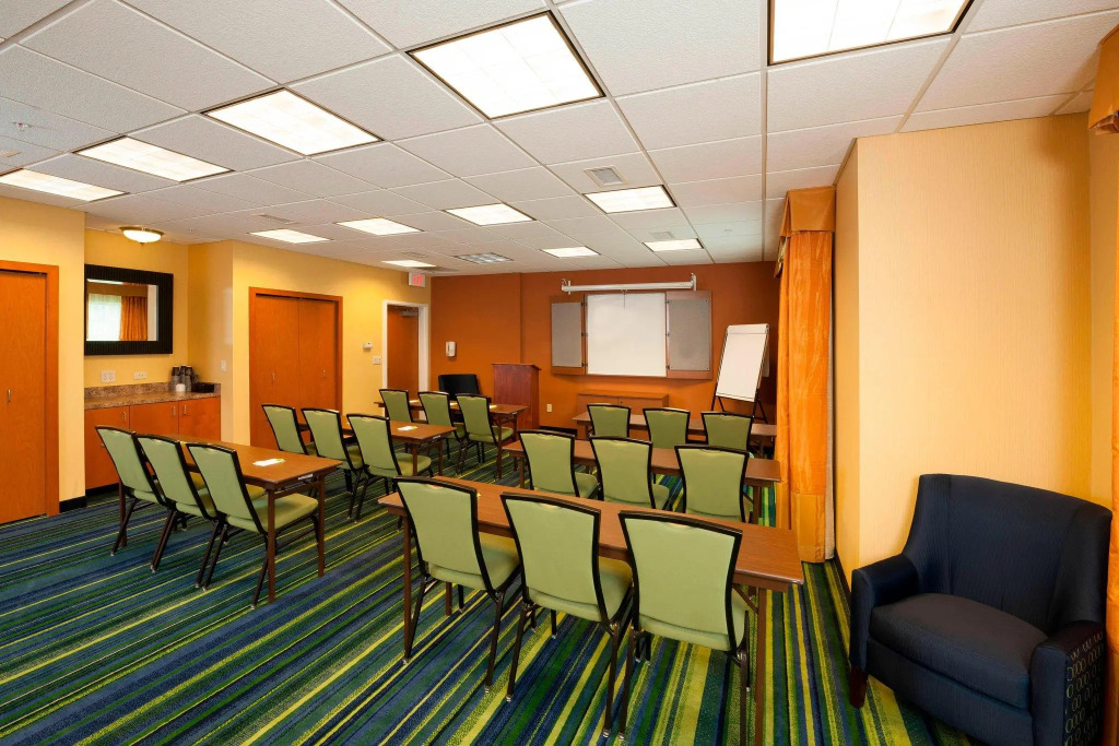 Fairfield Inn & Suites by Marriott Brunswick Freeport