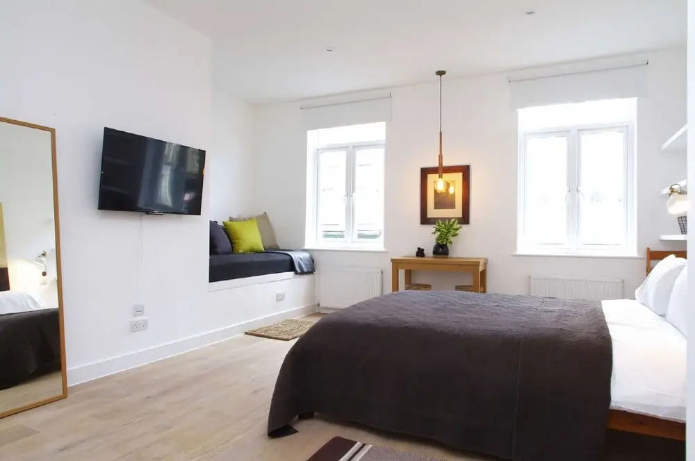 The London Agent Fitzrovia Studio 1