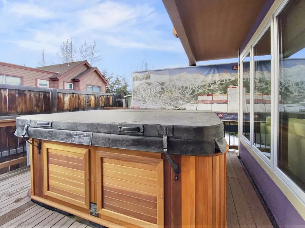 Abbett Placer Historic 7 Bedroom Home by RedAwning