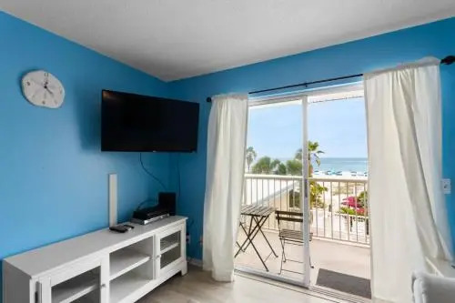 332 at Surf Song Resort by RedAwning