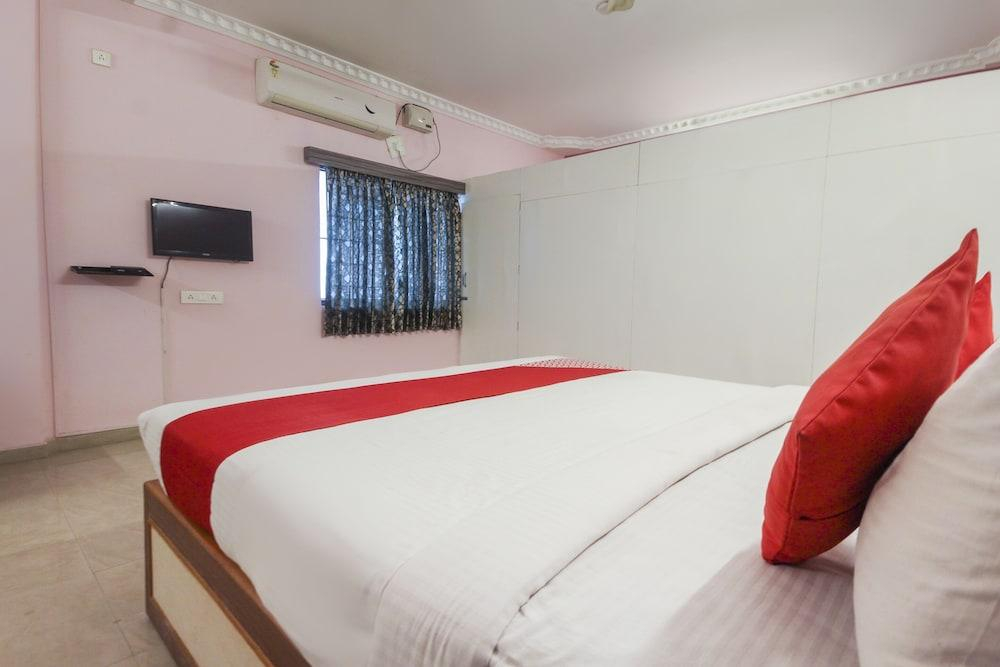 OYO 24392 Flagship Damodar Inn