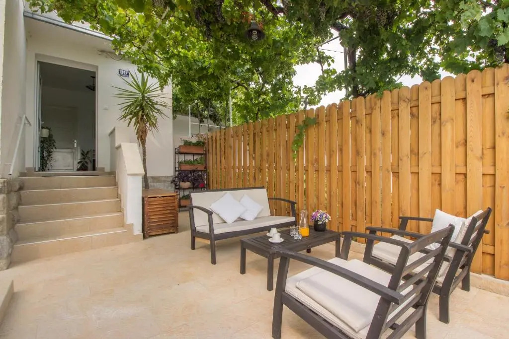 Mediterranean House - Forest Marjan