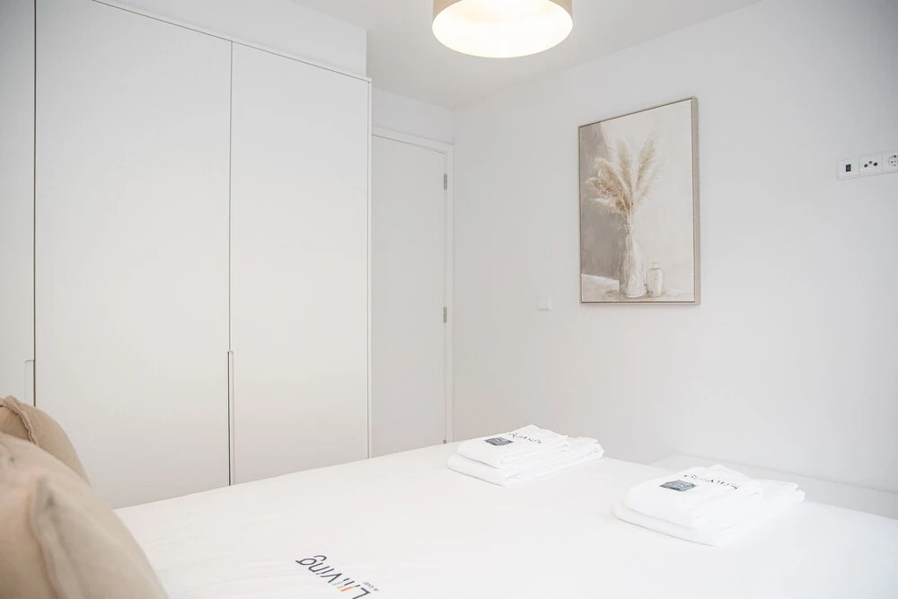 Liiiving - Modern & Glam Apartment M