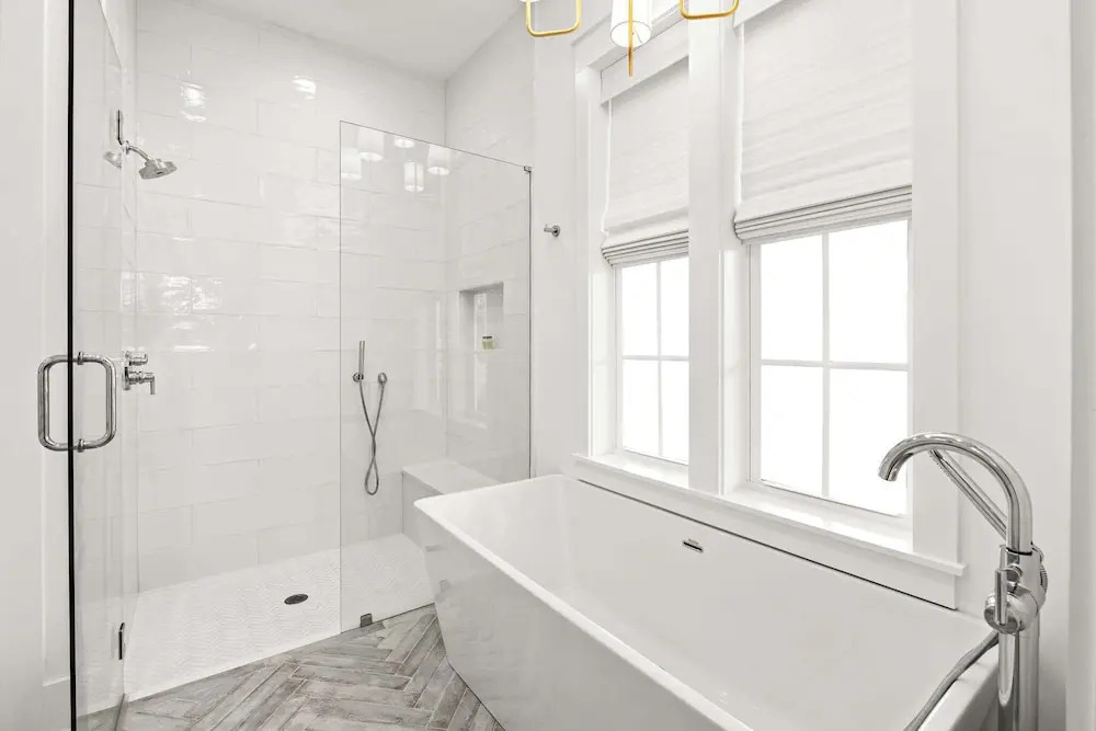 Beautiful Seacrest Home, Sleeps 16 - Lagoon Pool and Beach Tram Service