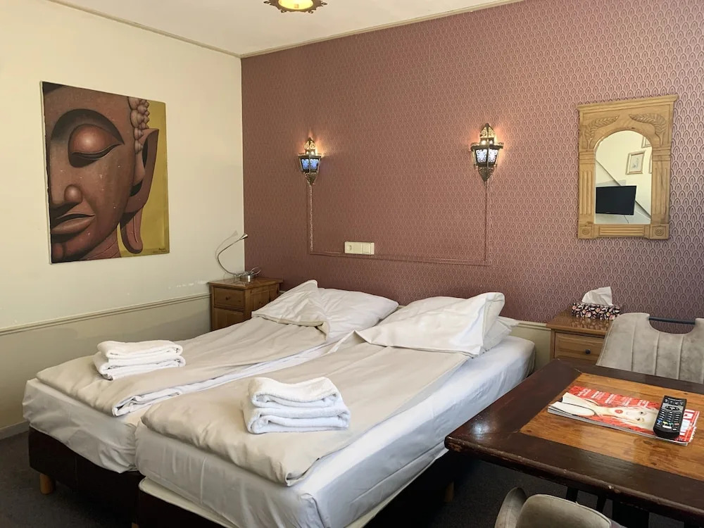 Amadeus Hotel