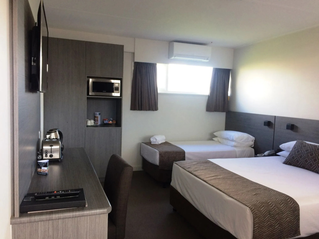 Bridge Hotel