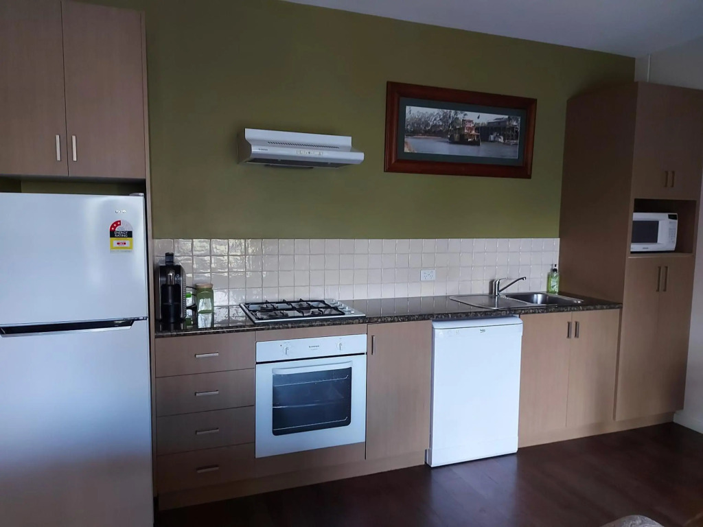 Adelphi Apartment 6 Riverview 2 BDRM, 1BDRM or 6A King Studio Riverview both with balconies