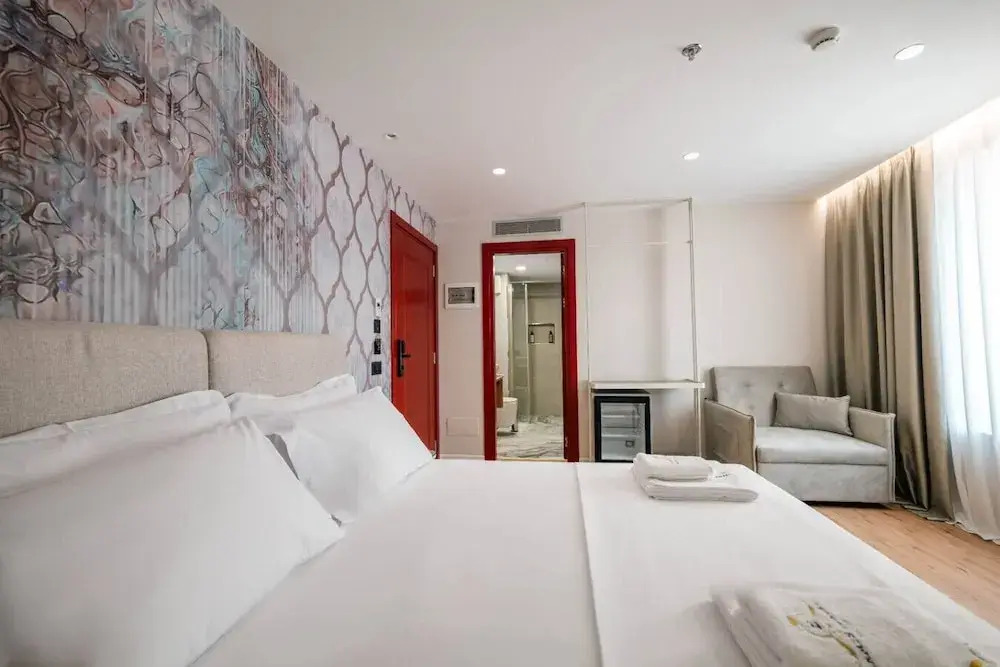 Ermes Deluxe Double Room With Balcony With Sofa