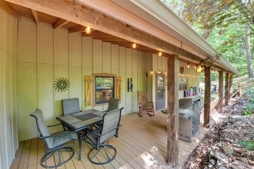 Relaxing Cosby Cabin w/ Fire Pit & Covered Porch!