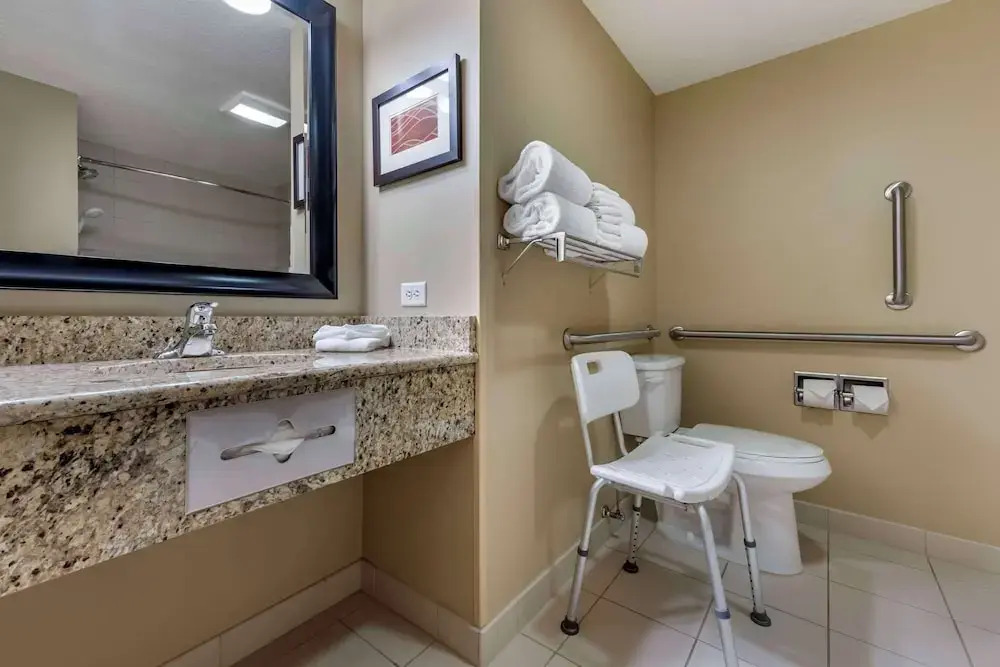 Country Inn & Suites by Carlson Dover, Ohio
