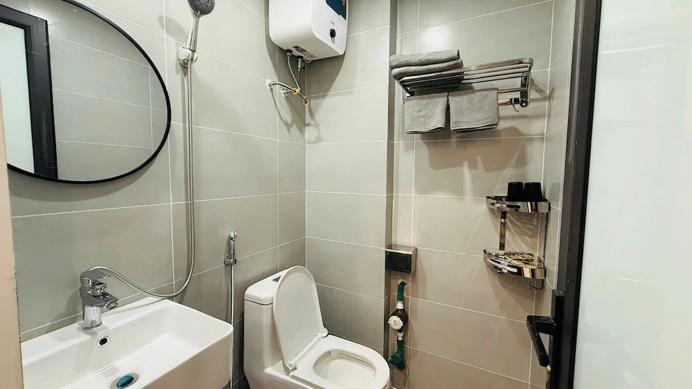 Aira Khuong Thuong Apartment