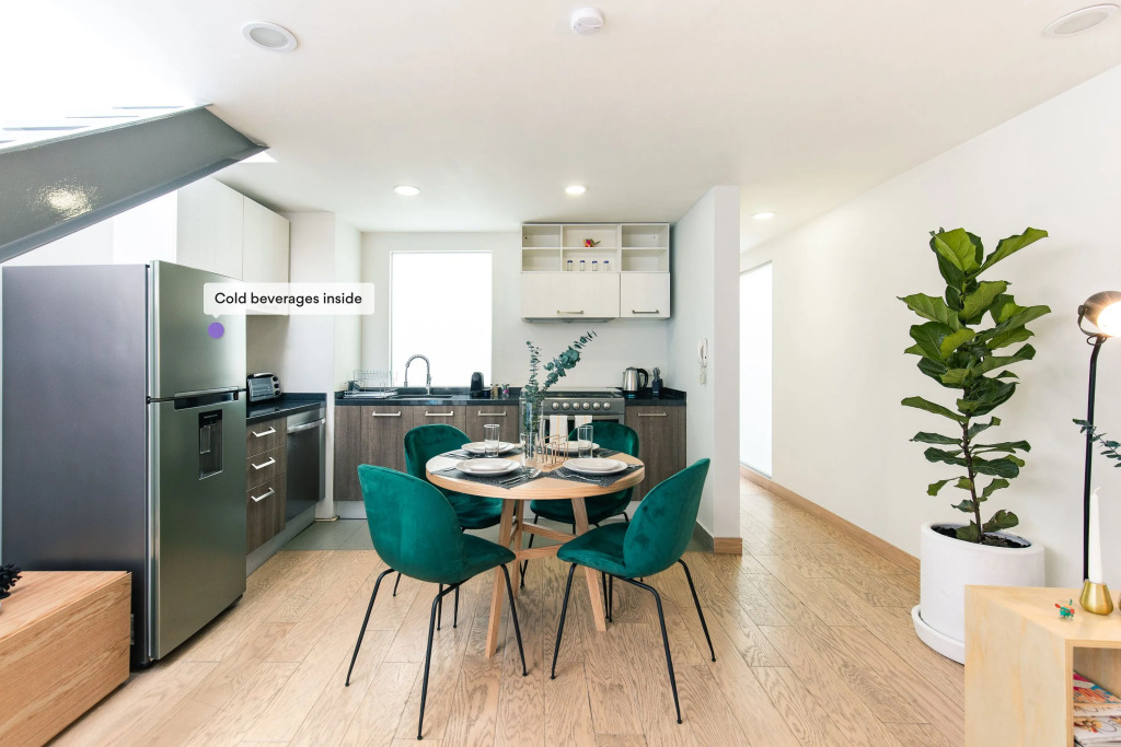 Stunning PH with Private Roof Terrace