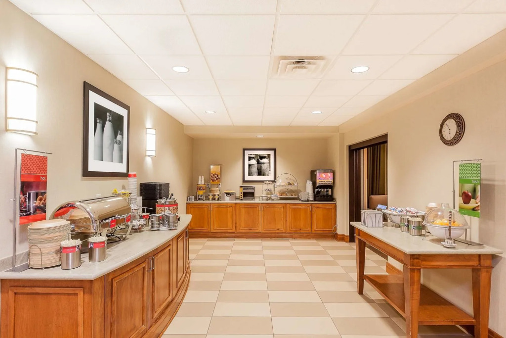 Hampton Inn and Suites Jamestown