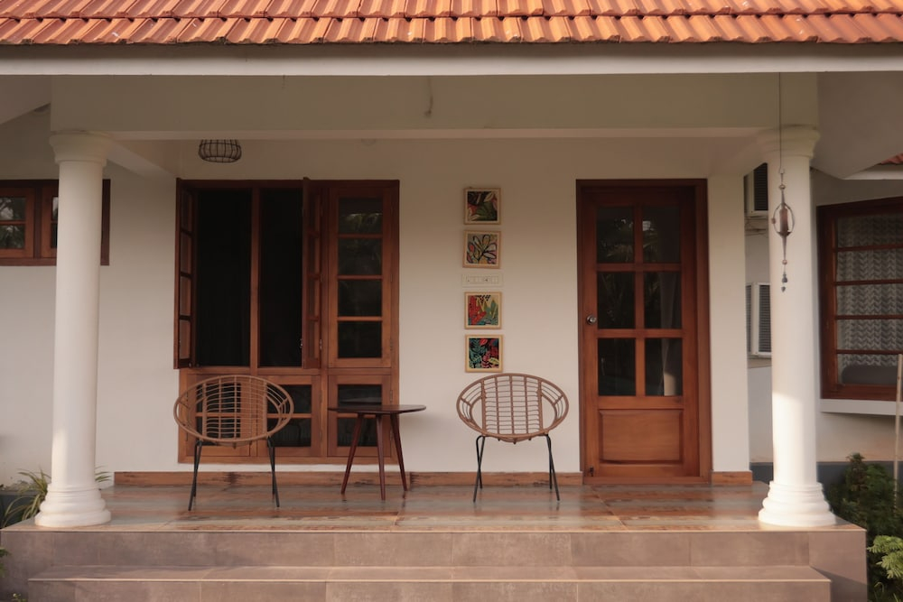 ELIVAAS Palliath House-1-Room