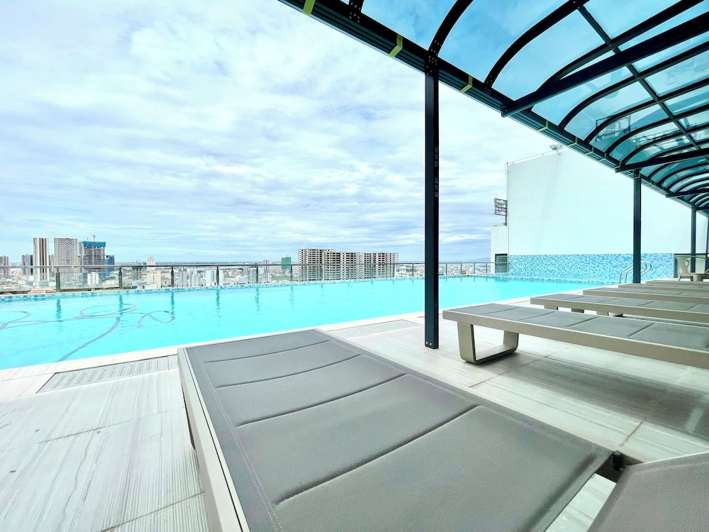 SKYCONDO - Sky Pool Experience in BKK - Laundry included