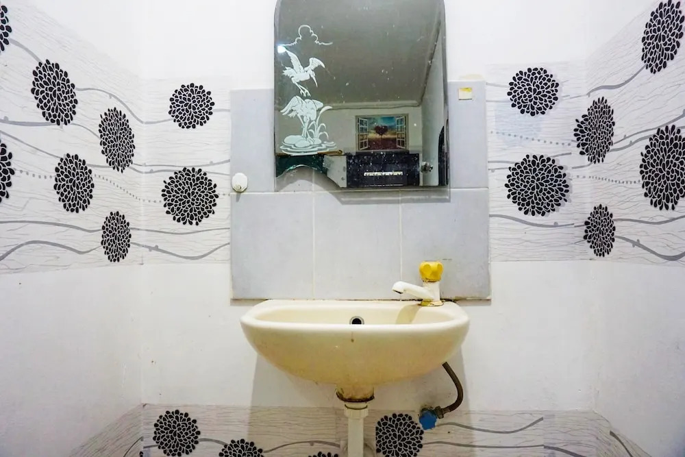 Hotel O Royani Residence