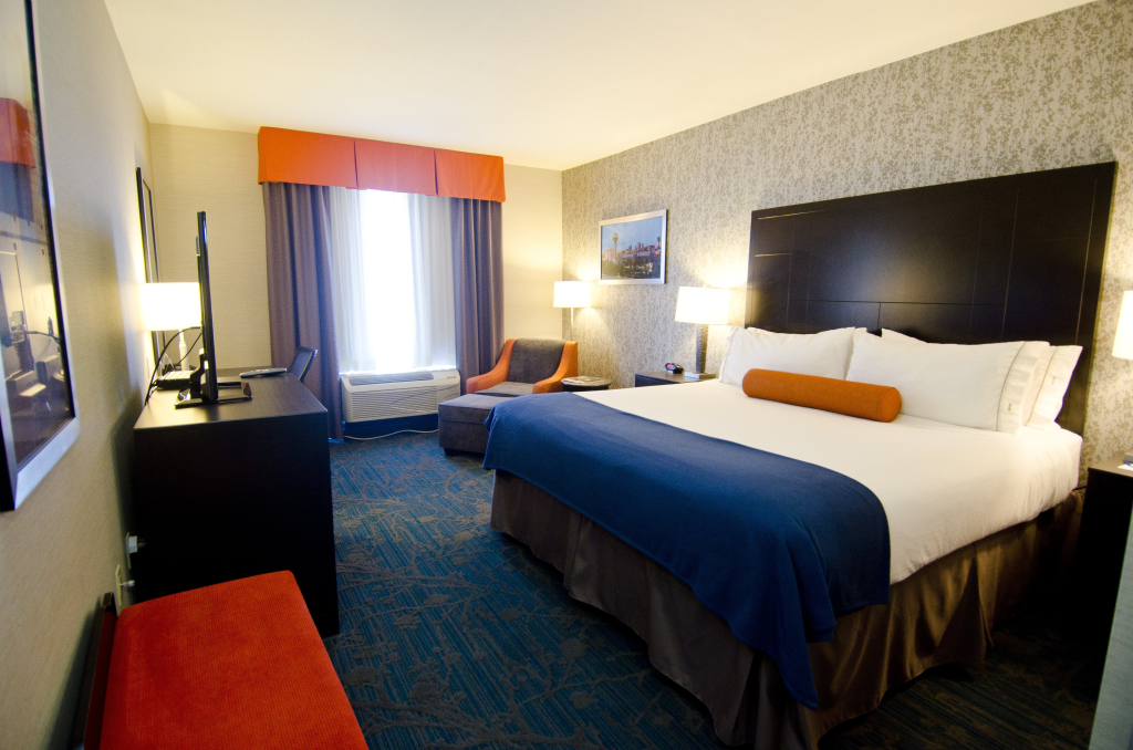 Holiday Inn Express Hotel & Suites Knoxville by IHG