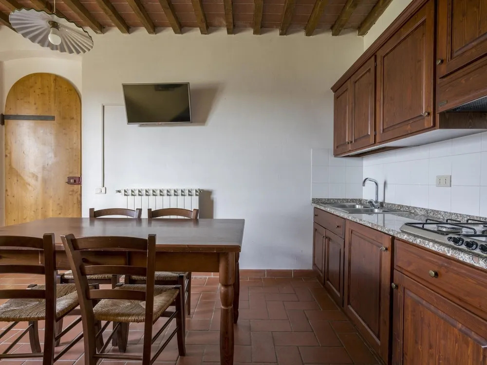 Pleasant Apartment in Montespertoli with Pool