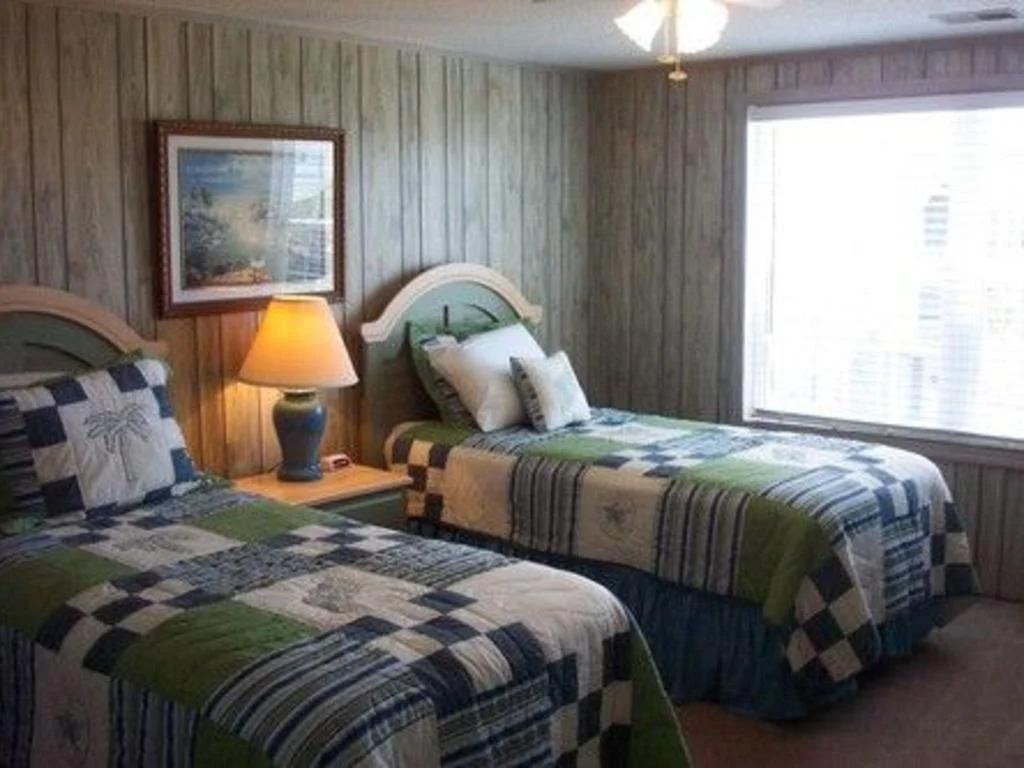5 O'Clock Somewhere - 4 Br Home