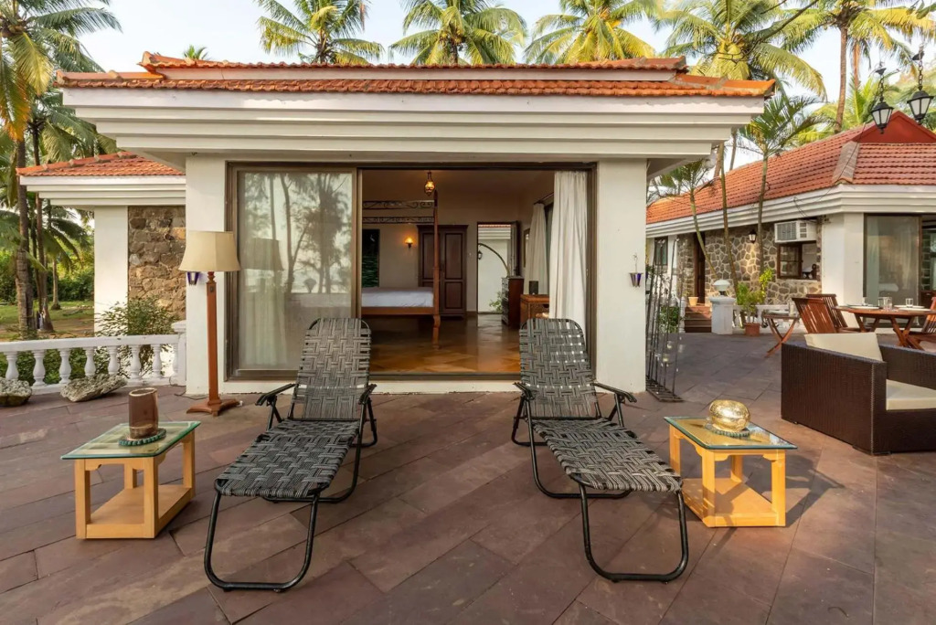 Casa Del Mer by StayVista - Nearby beach with, sea-view rooms & coconut farm