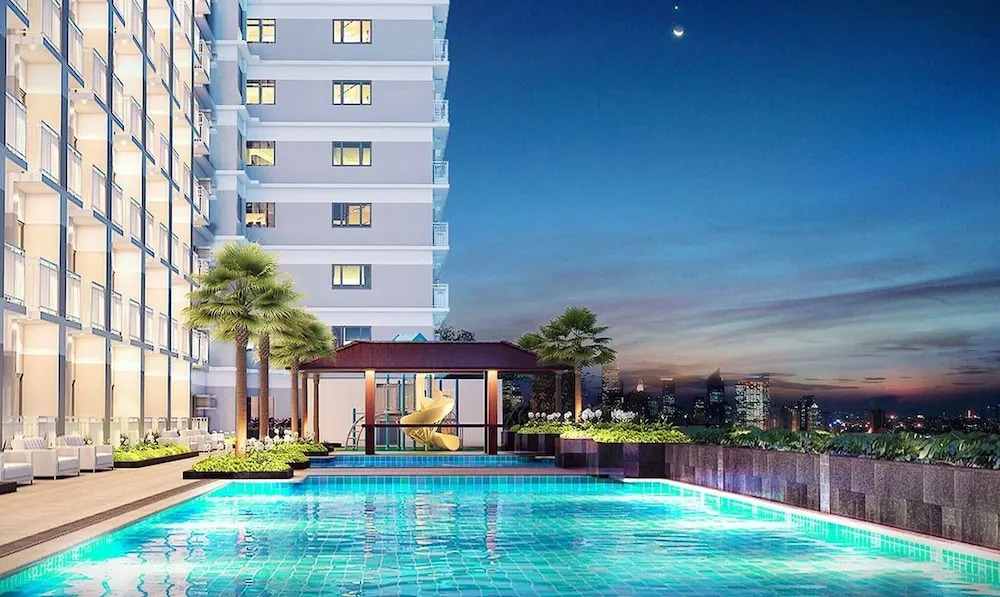 Althea Luxury Retreat Mall of Asia Sunset