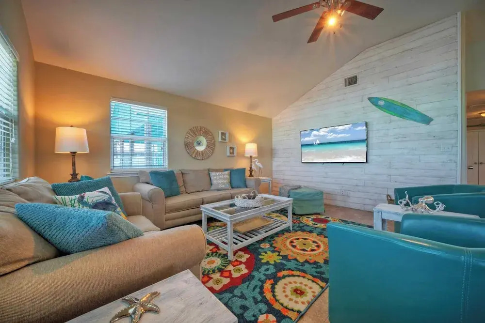 Sleeps 21, 2 Homes 2 Private Pools, Fire Pit, Swing Bar Walk to the Beach