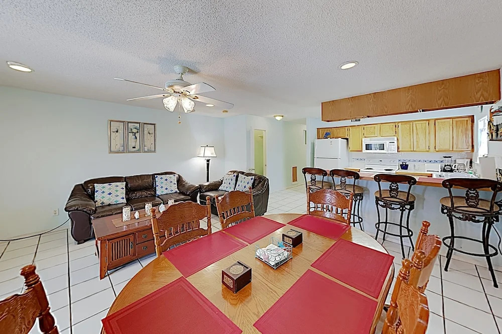 New Listing! Casa De La Isla W/ Private Pool 3 Bedroom Condo