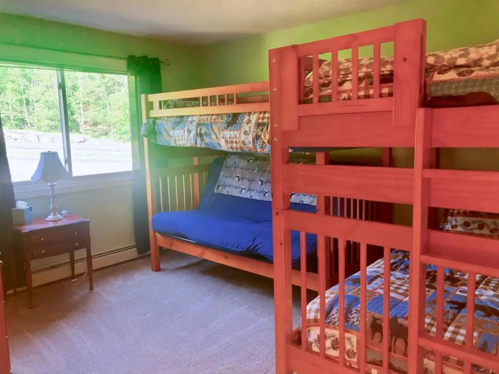F3 Fairway Village Condo with great mountain views, 8 minute walk from Omni Mount Washington Hotel