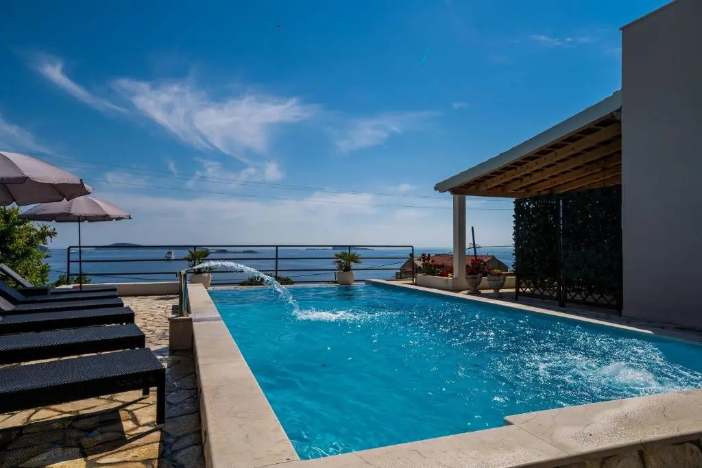 Apartments Villa Made 4U