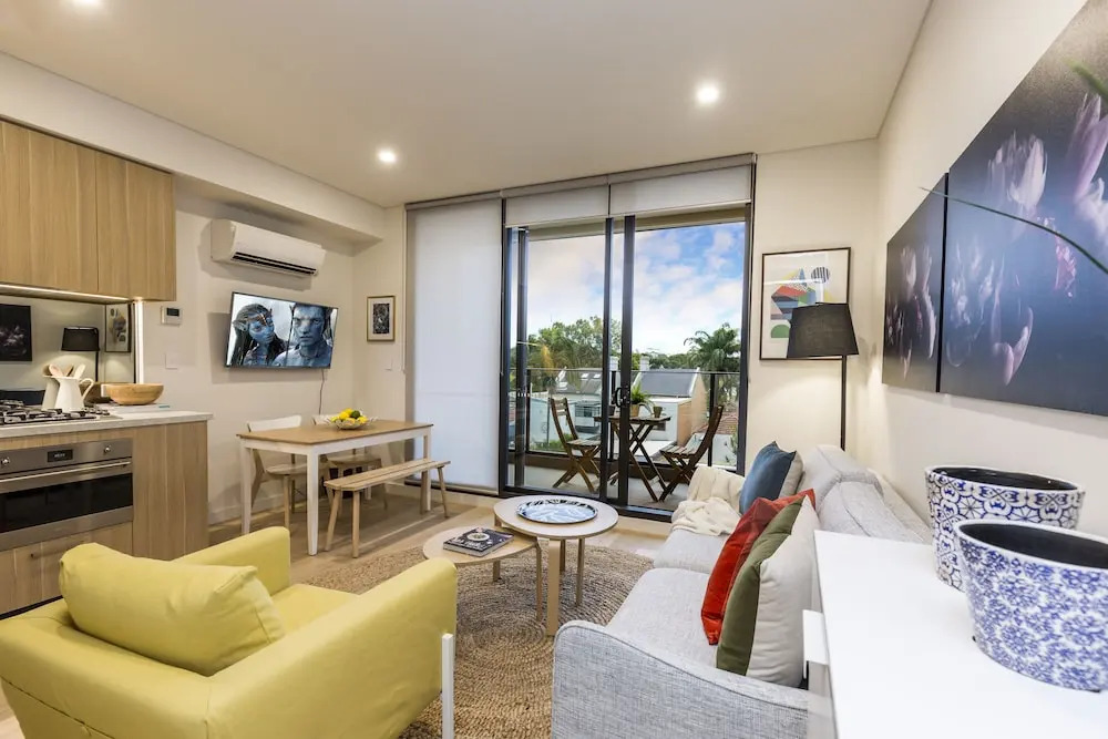 One Bedder With Pool Very Close to City