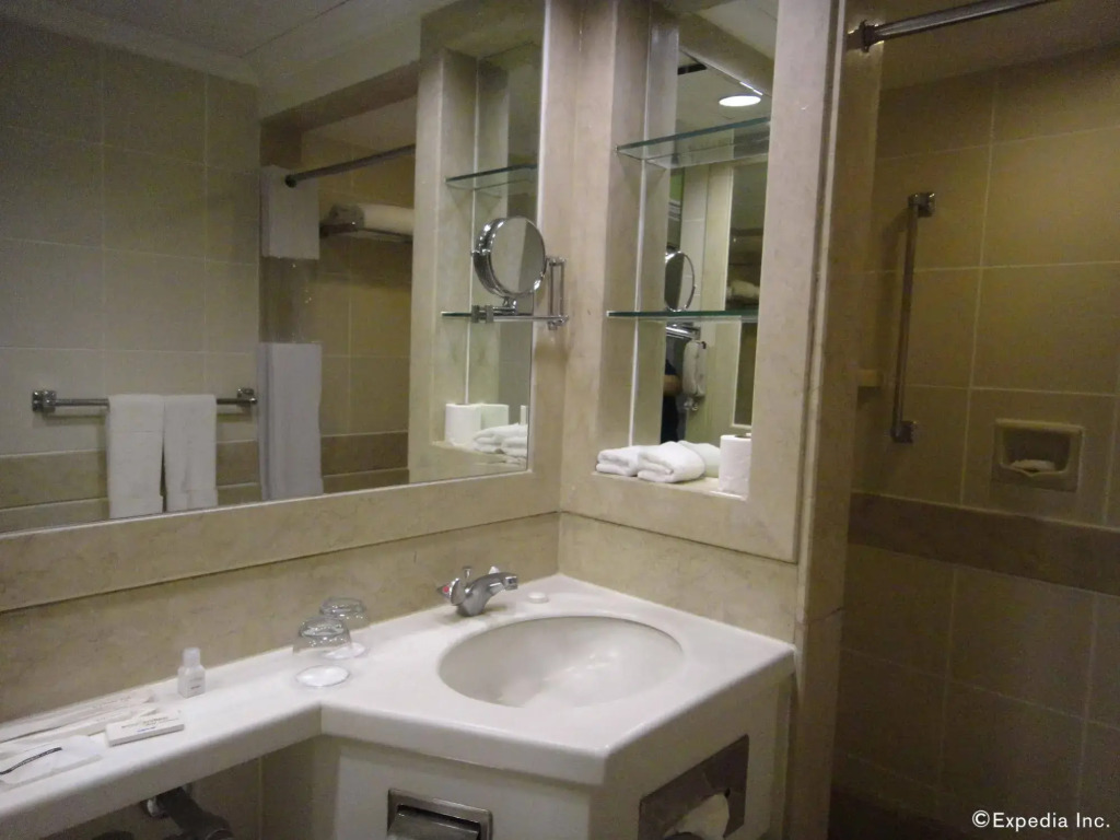 Quest Plus Conference Center, Clark