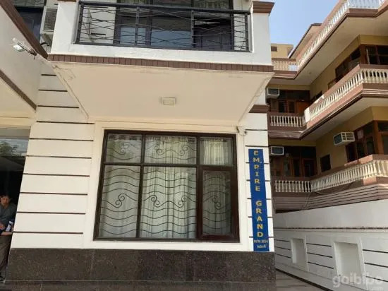OYO 37891 Hotel Empire Grand