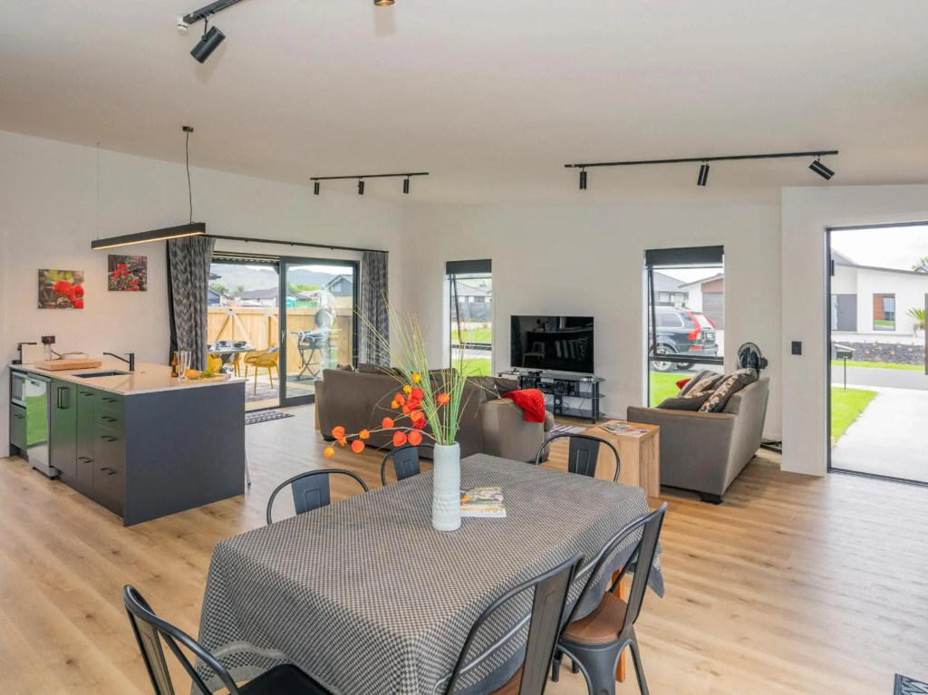Sun and Sea Sanctuary - Whitianga Holiday Home