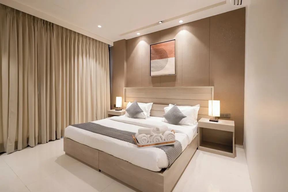 The Lodgers Luxury Hotel Near Golf Course Road Gurgaon