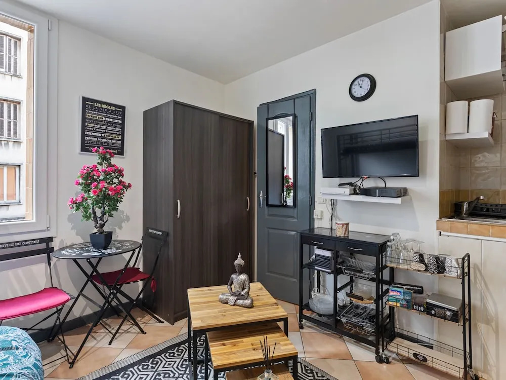 Simplistic Apartment in Nice With Beach Nearby