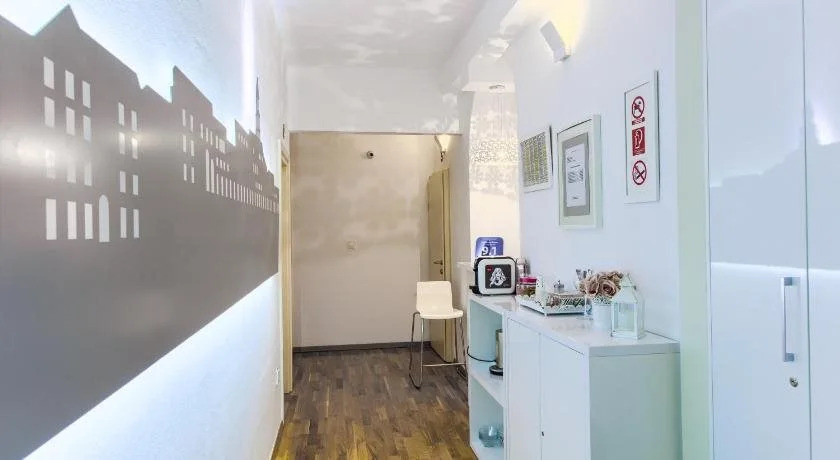 Split Urban Rooms I