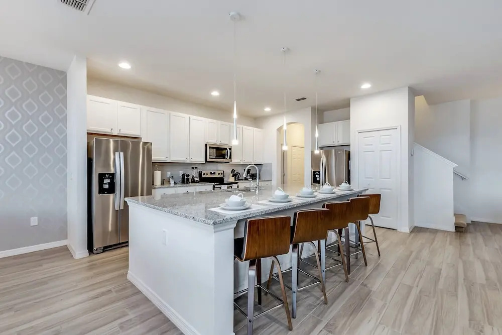 14 Bdrm 11 Bath Villa For 30