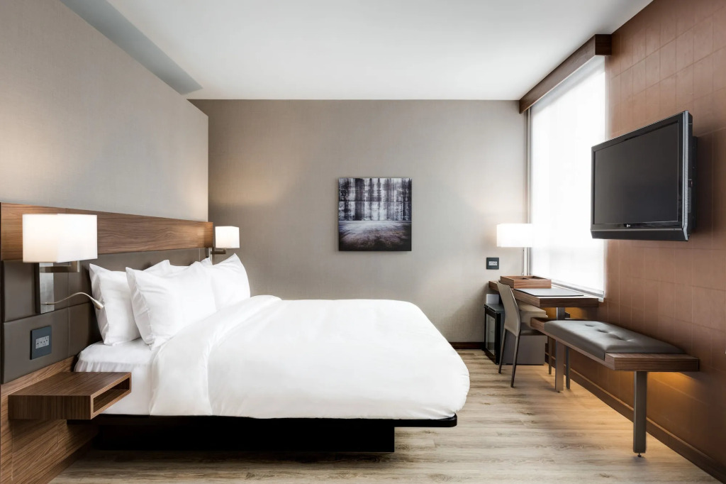 AC Hotel by Marriott Miami Airport West/Doral