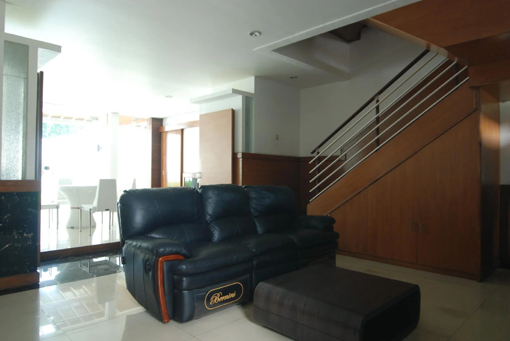 OYO 229 Hi Quality