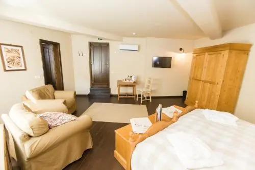 Ratiu House