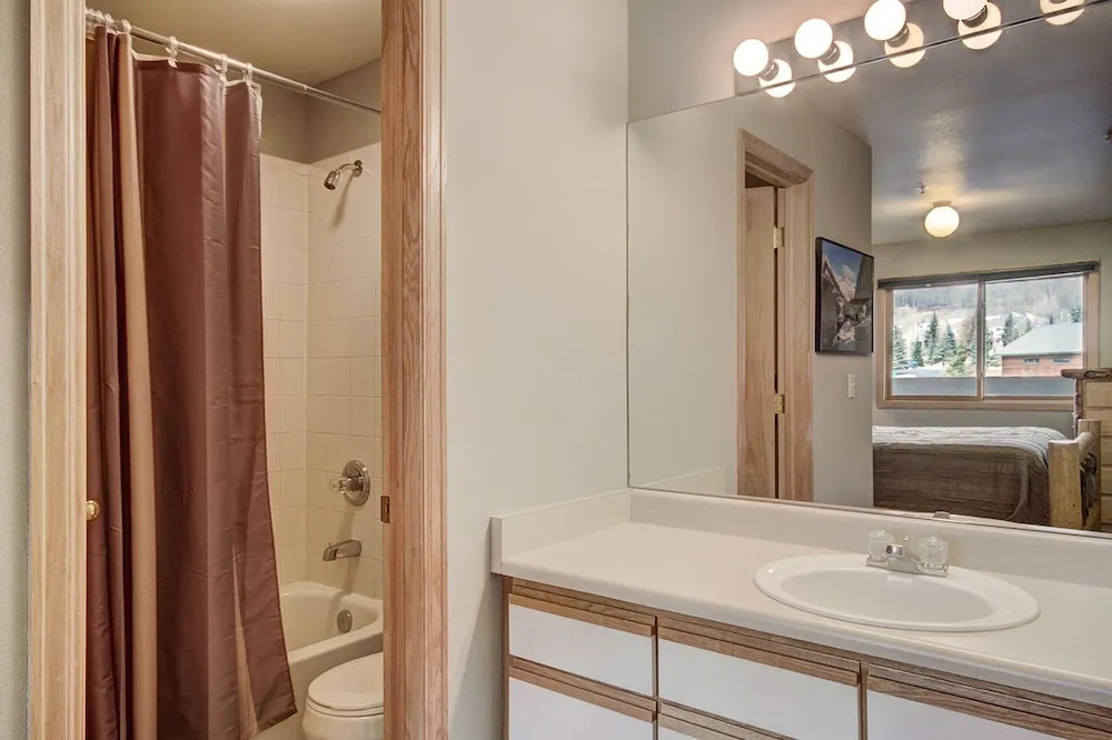 C213 Cinnamon Ridge 2 Bedroom Condo by RedAwning