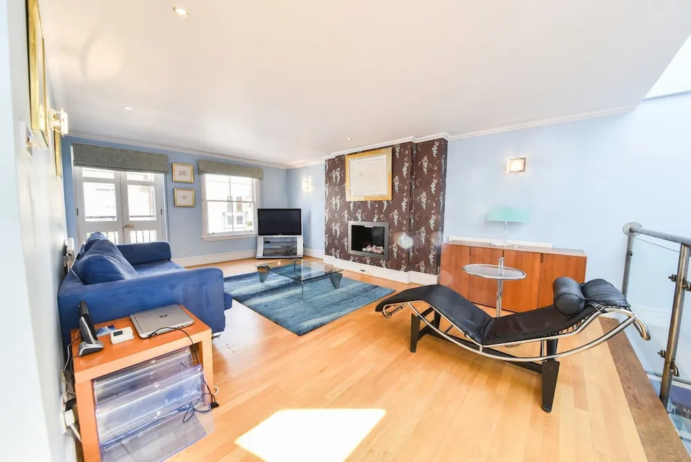 Spacious 3 Bedrooms House in Central London