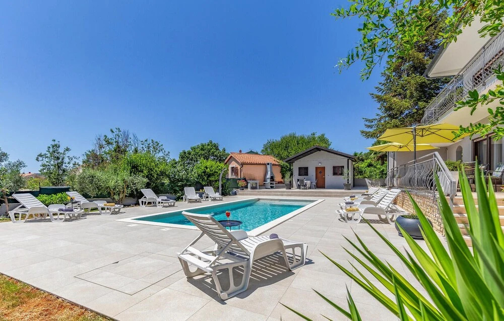 Beach Front Home In Medulin