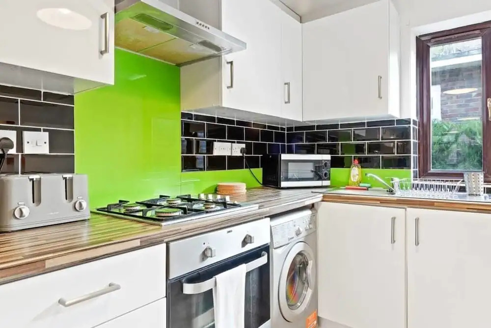 Bright 2 Bedroom House in Kennington