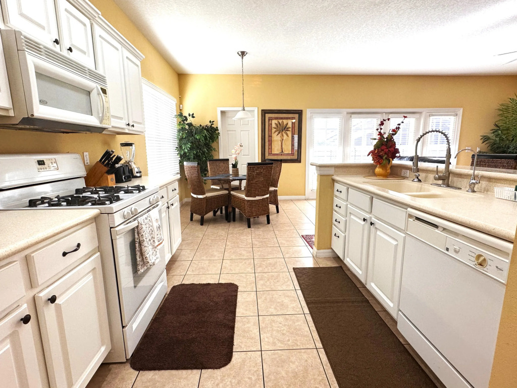 Amazing 5 Bd Home Only 8 Min From Disney 5 Bedroom Villa by RedAwning