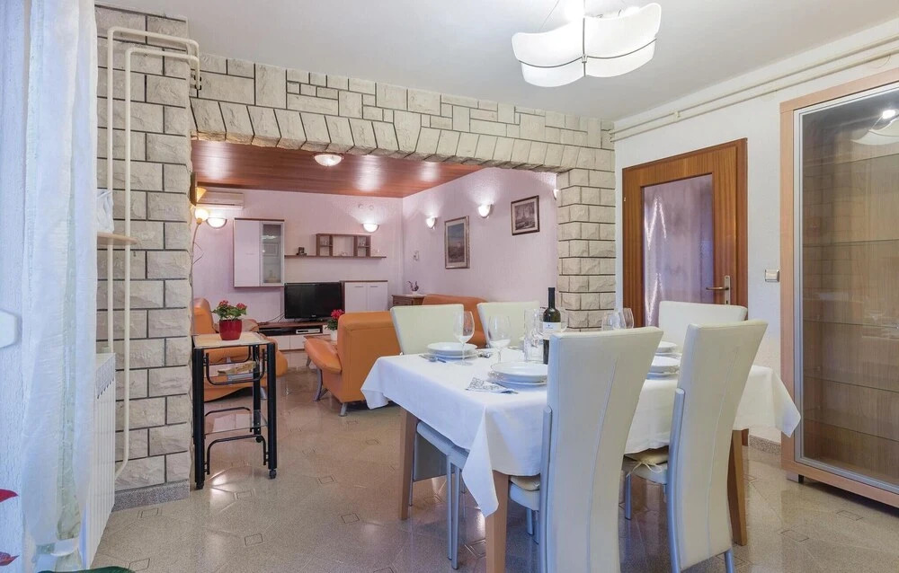 Nice Home in Pula With Wifi and 2 Bedrooms