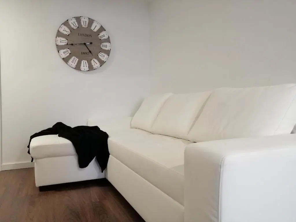 BIOMA Modern & Minimalist Apartment