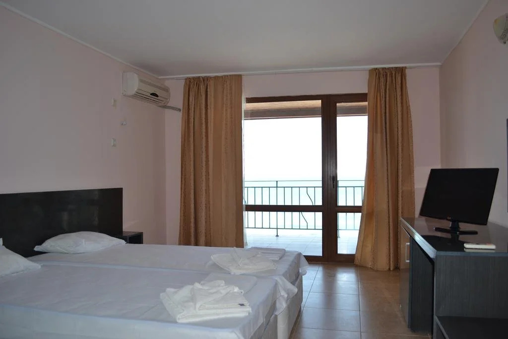 Phoenix Family Hotel