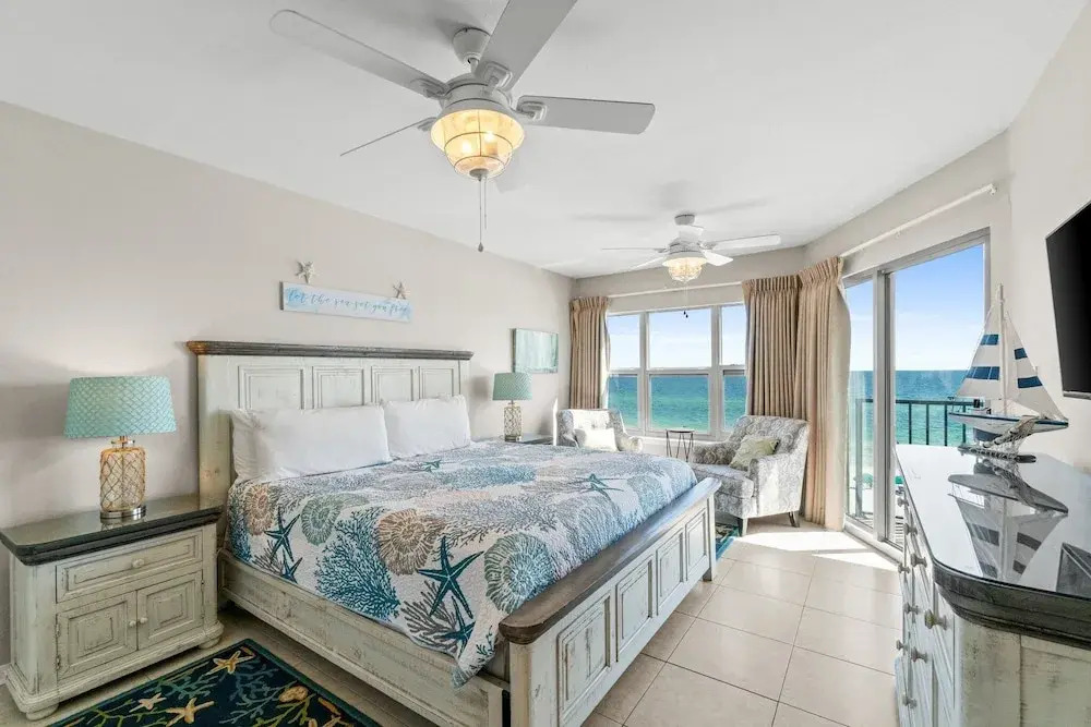 Emerald Towers West 4006 - Resting Beach Face
